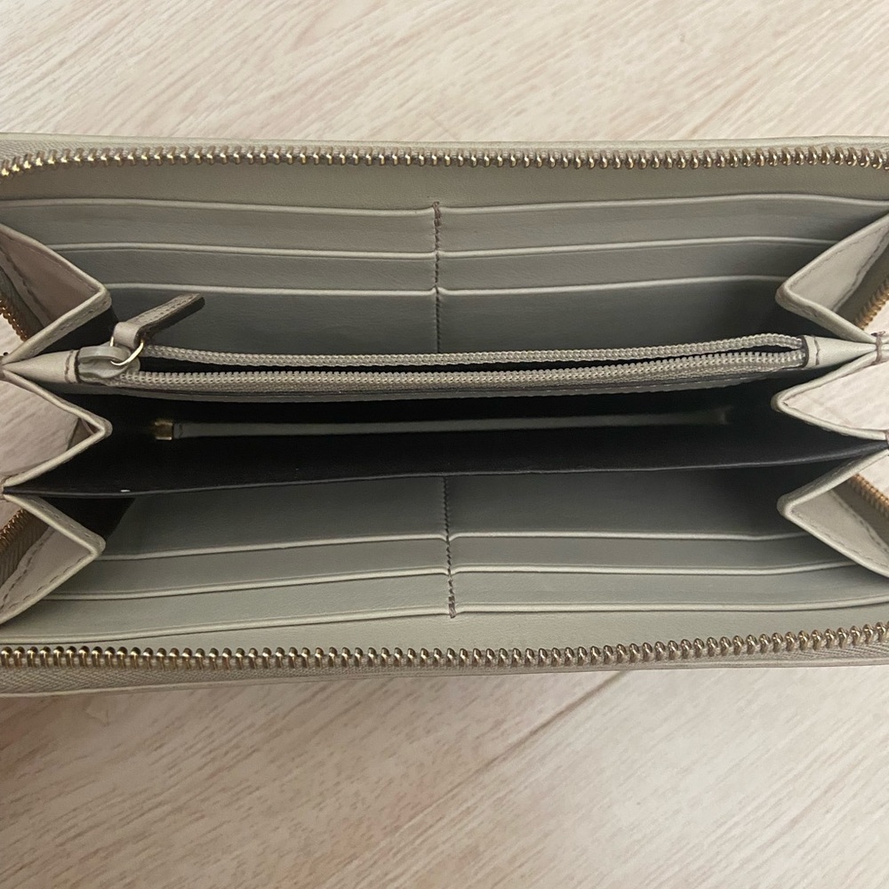 Gucci Beige/Gold GG Canvas and Leather Sukey Continental Wallet - Picture 3 of 11
